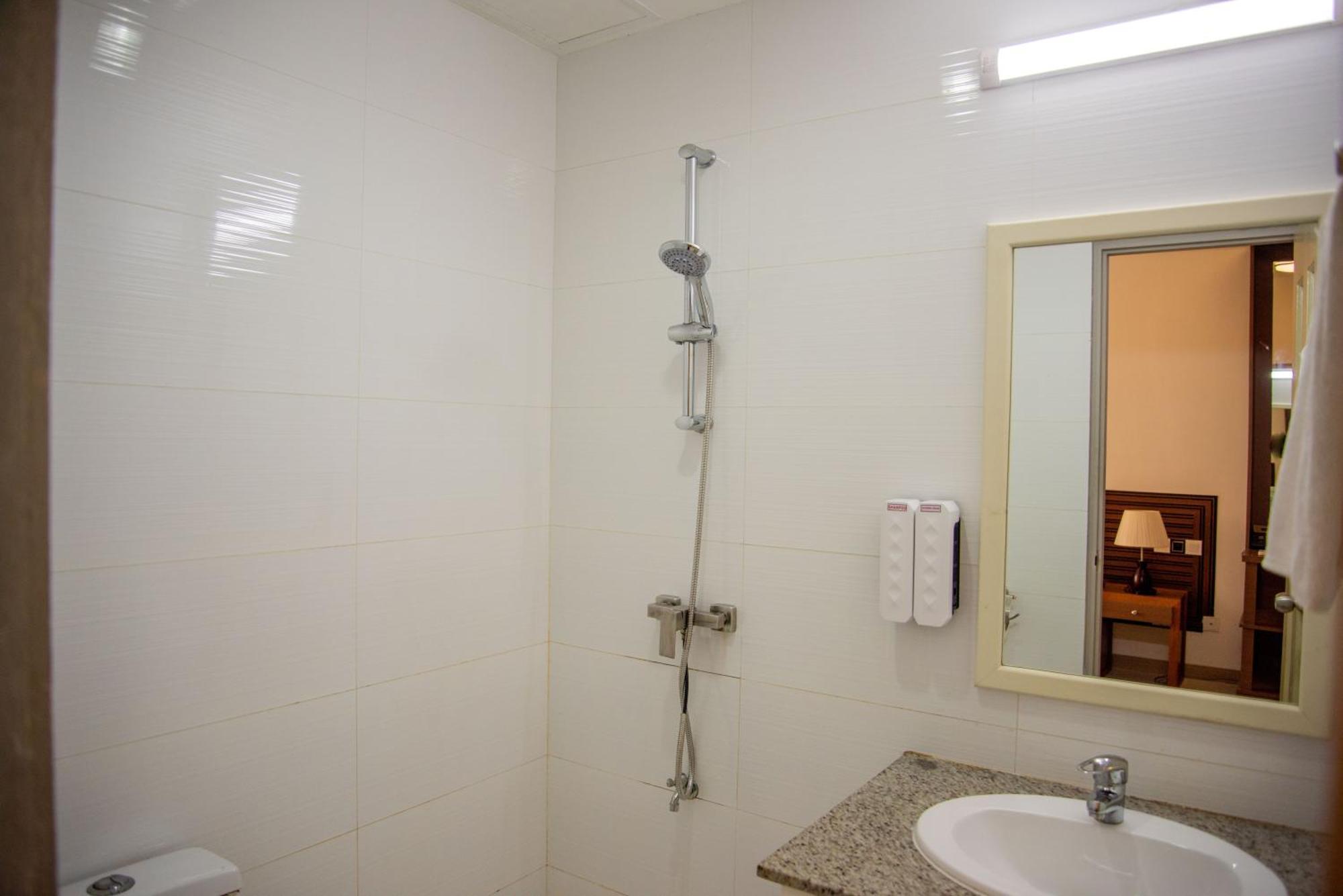 Hotel Hs Miracle Grand à Hulhumalé Extérieur photo