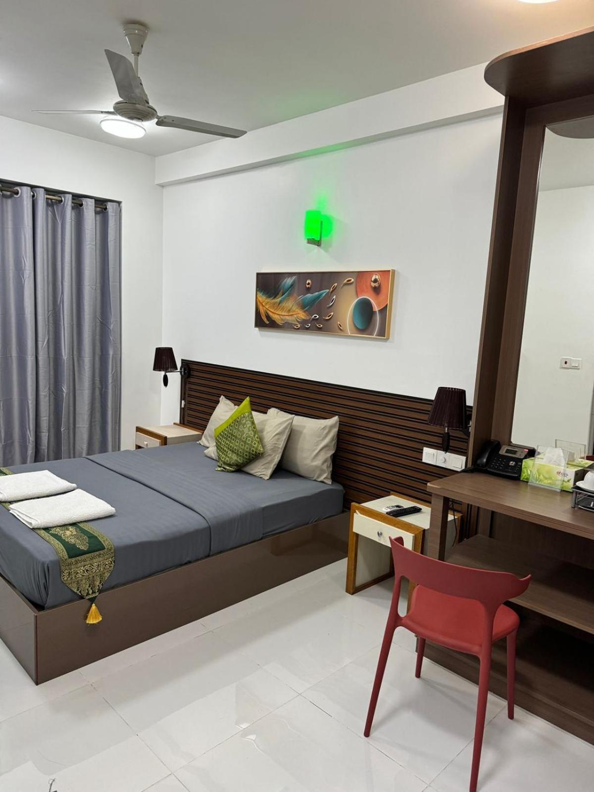 Hotel Hs Miracle Grand à Hulhumalé Extérieur photo