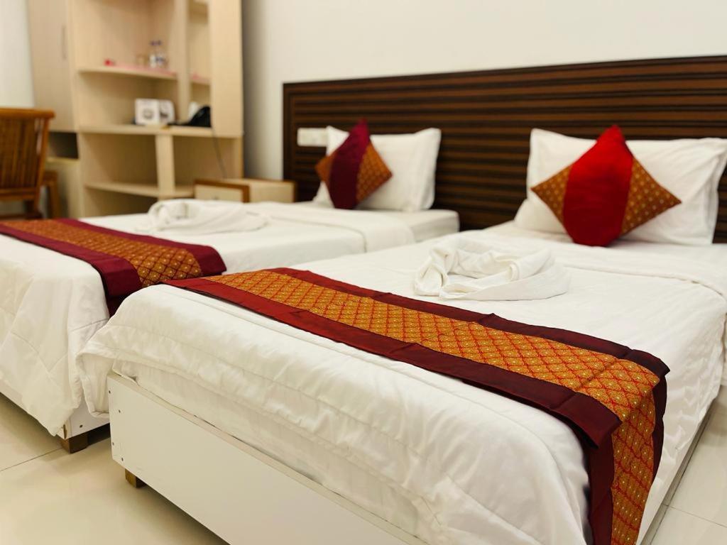 Hotel Hs Miracle Grand à Hulhumalé Extérieur photo