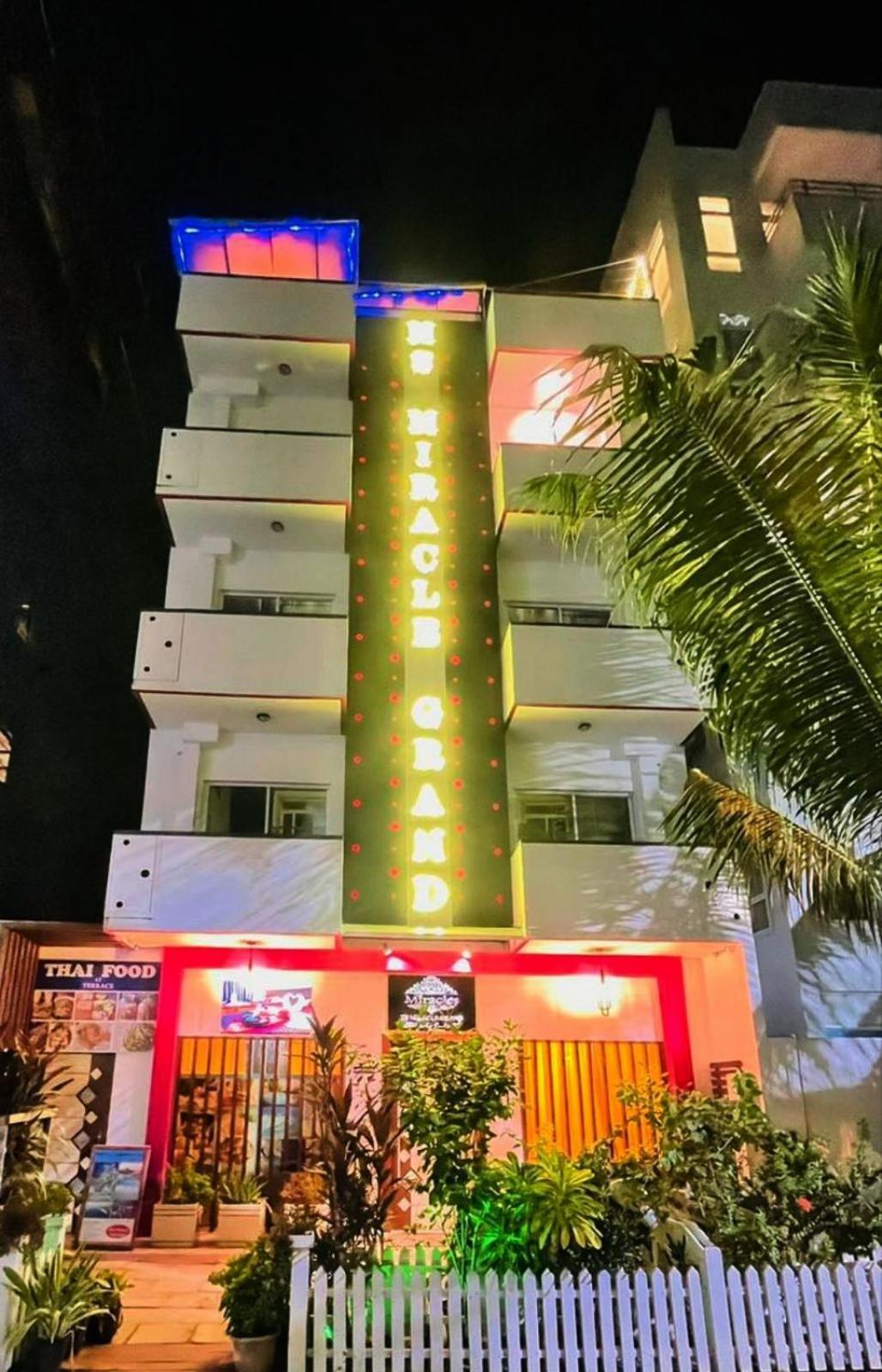 Hotel Hs Miracle Grand à Hulhumalé Extérieur photo