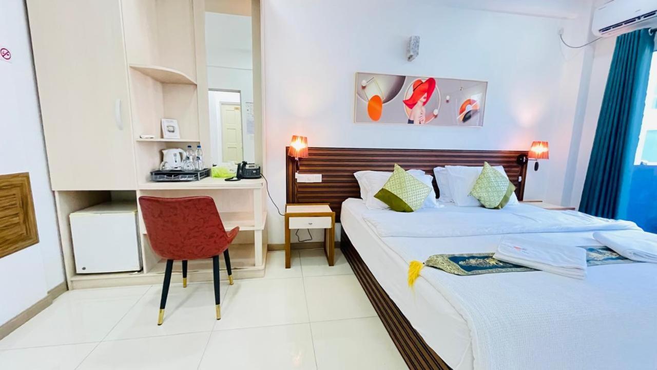 Hotel Hs Miracle Grand à Hulhumalé Extérieur photo