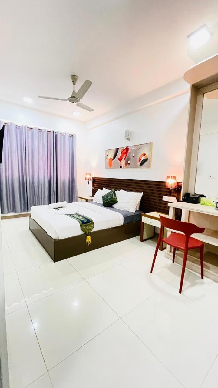 Hotel Hs Miracle Grand à Hulhumalé Extérieur photo