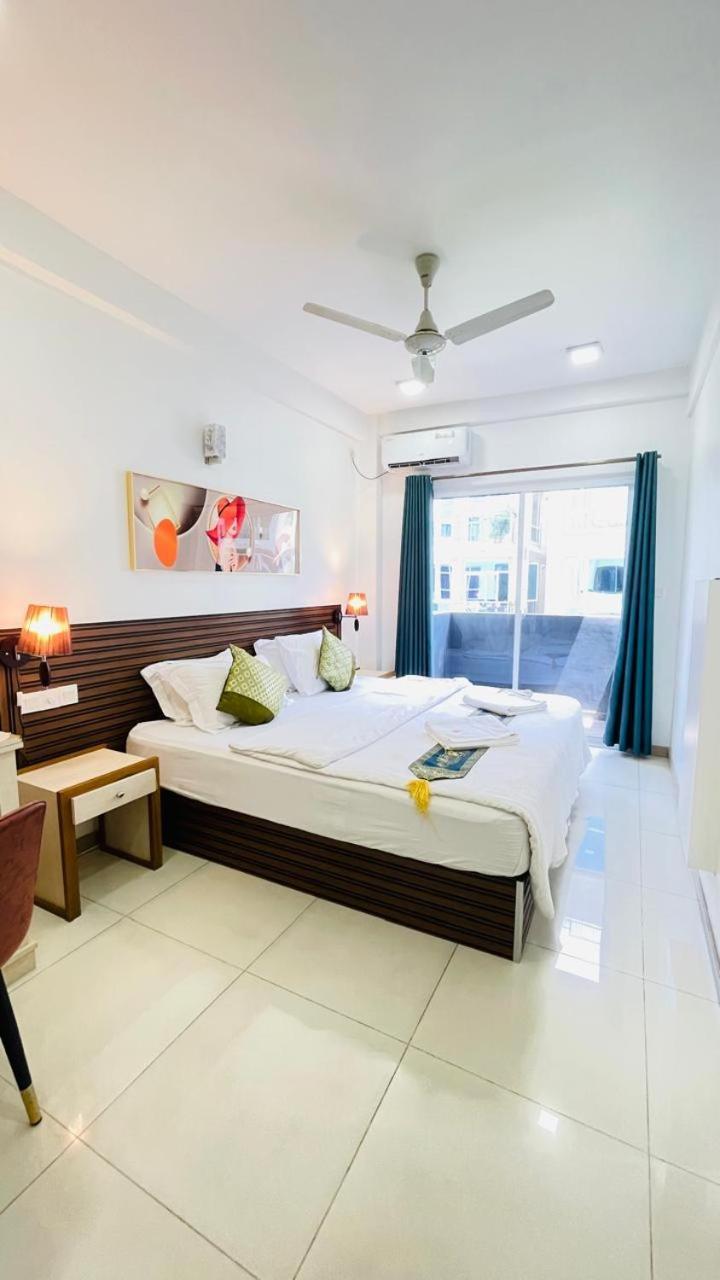 Hotel Hs Miracle Grand à Hulhumalé Extérieur photo
