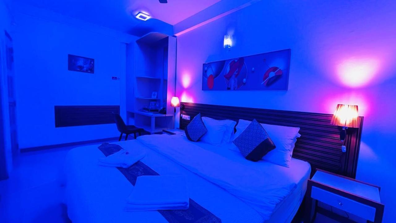 Hotel Hs Miracle Grand à Hulhumalé Extérieur photo