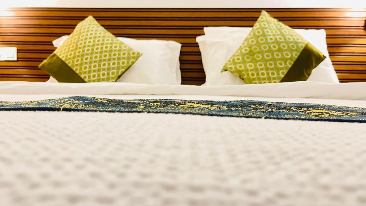 Hotel Hs Miracle Grand à Hulhumalé Extérieur photo