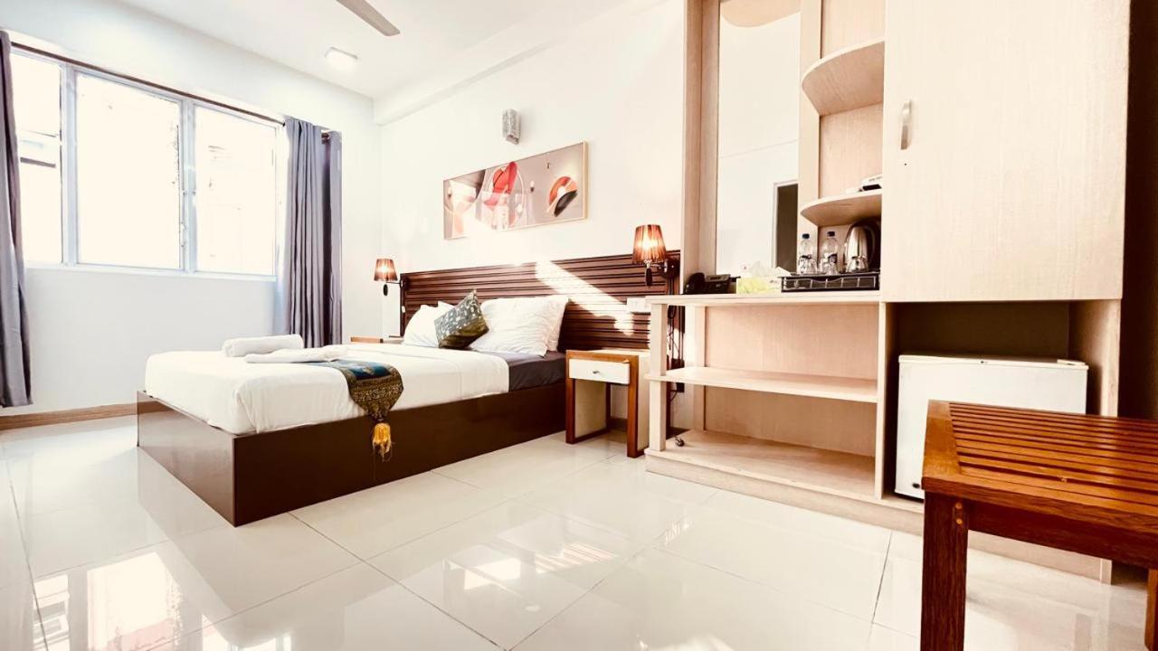 Hotel Hs Miracle Grand à Hulhumalé Extérieur photo
