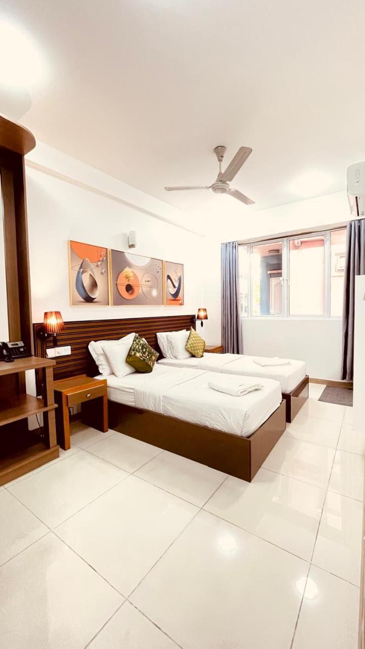 Hotel Hs Miracle Grand à Hulhumalé Extérieur photo