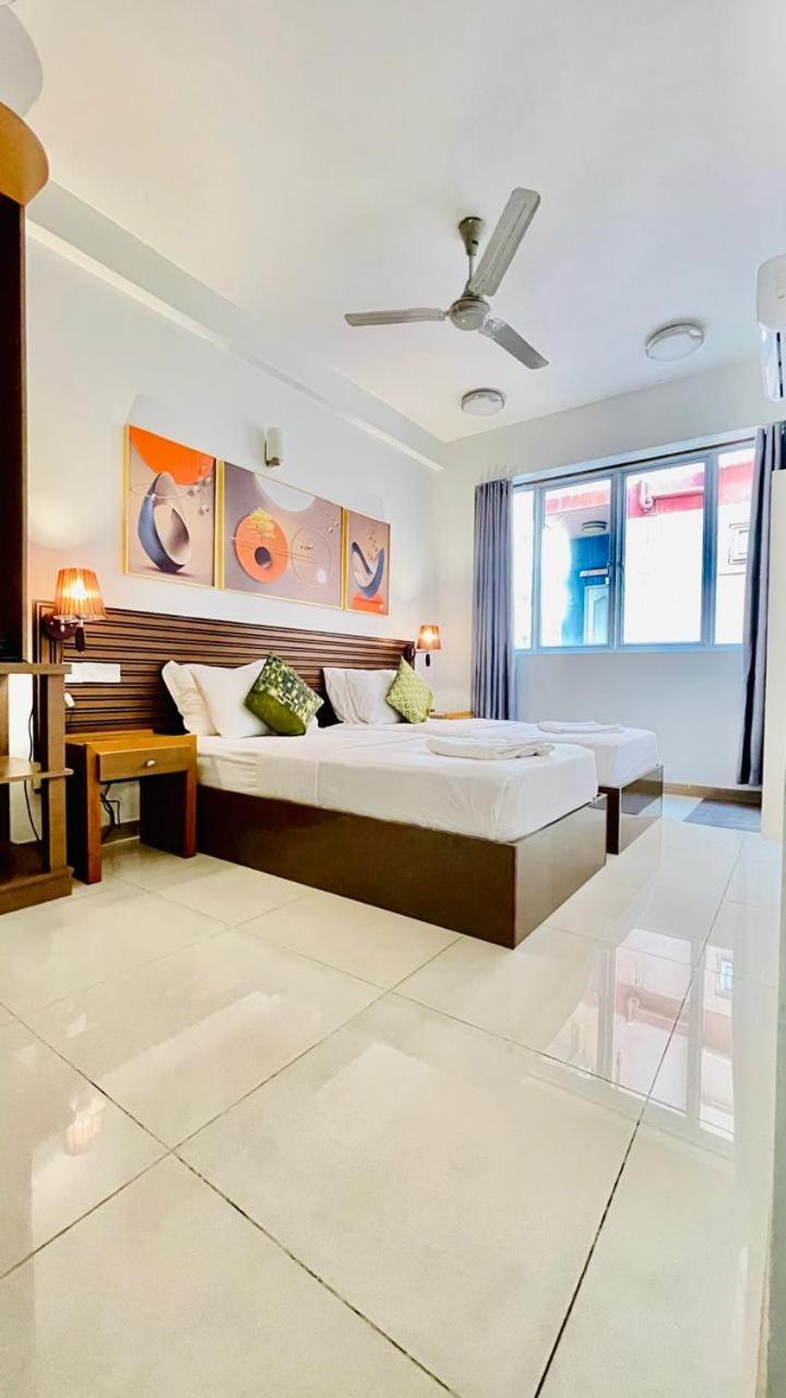 Hotel Hs Miracle Grand à Hulhumalé Extérieur photo